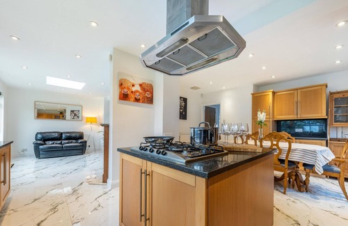 Barnhill House | Wembley Park & Stadium - Detatched 5 bed house