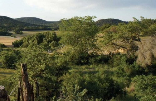 Bandera House | West 1077 Guest Ranch - Hackberry Room 7