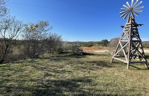 Bandera House | West 1077 Guest Ranch - Hackberry Room 8