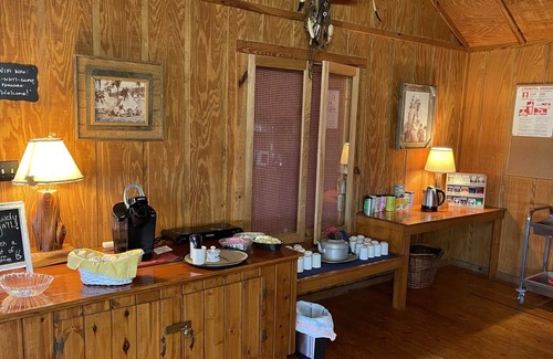 Bandera House | West 1077 Guest Ranch - Red Bud Room 11