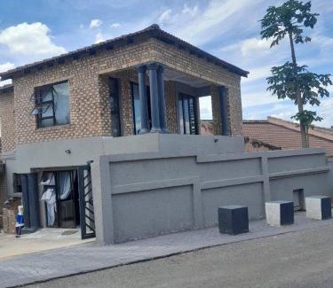 Nelspruit House | west acress