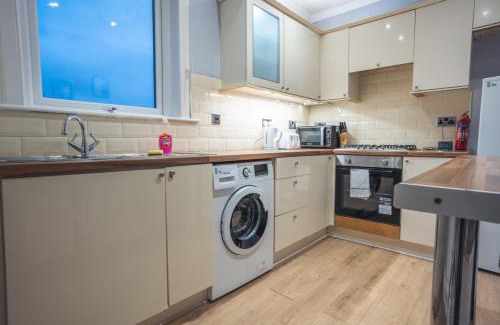 Coatbridge Apartment | West Apartment