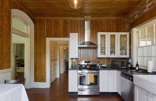 Westwood Place House | West Asheville - Elegant, Historic Suite In Funky, Foodieville, Eclectic Living