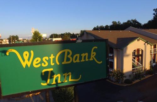 National Hills Hotel | West Bank Inn