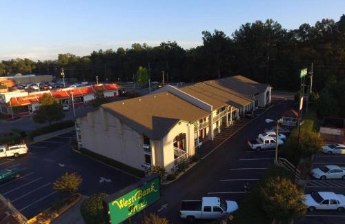 National Hills Hotel | West Bank Inn