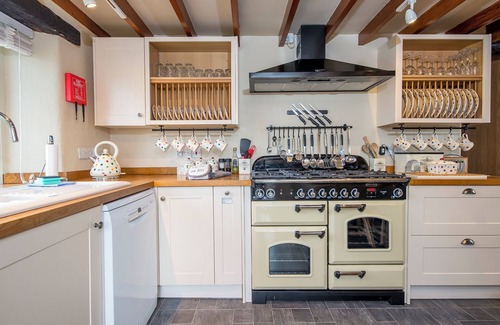 St Brides Cottage | West Barn, Holiday Cottage Lochvane, nr Solva, Sleeps 8, 4 bedrooms, bathrooms