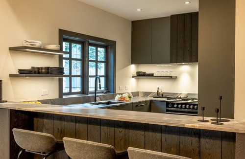 Nordic Estates House | ❄︎West Coast Haven at Taluswood❄︎ | NEW Luxury 4BR Ski In/out | Private Hot Tub & Garage