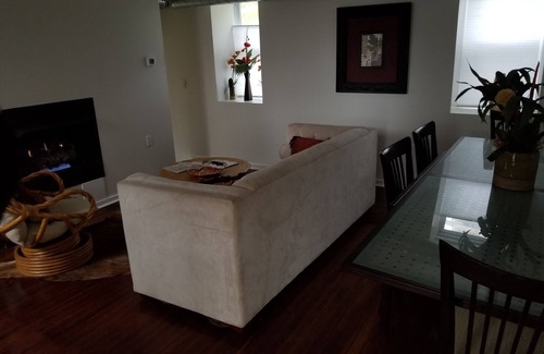 Conshohocken House | West Conshohocken Getaway