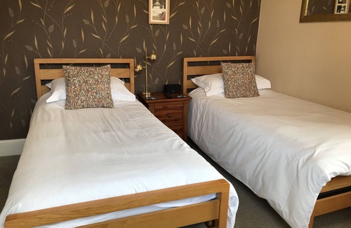 Elgin House | West End Guest House