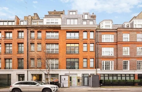 Fitzrovia Apartment | West End Luxury Flat