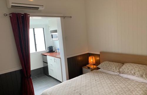 West End Apartment | West End Studio 2