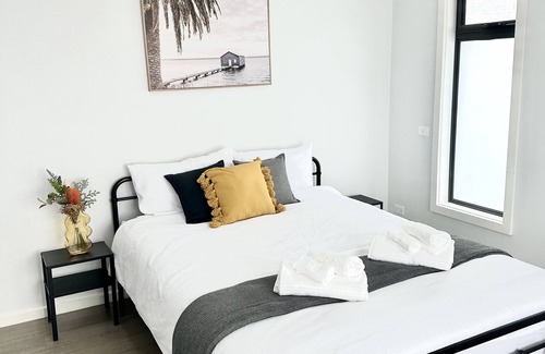 West Footscray House | West Footscray Townhouse for 4! 10km from Melbourne CBD!