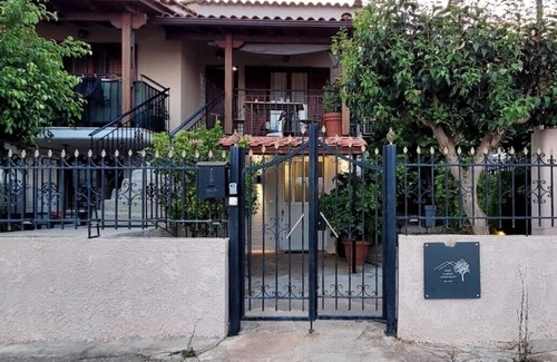 Aigio Apartment | West Garden in Aigio