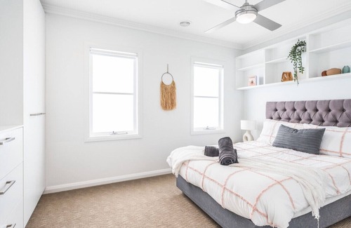 Hamlyn Heights House | West Geelong Holiday Home