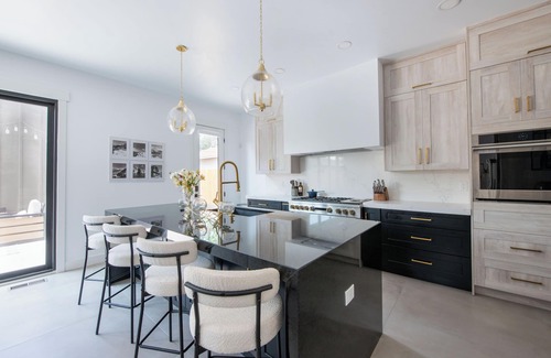 West Highland House | West Highlands 4 br/4.5 ba Modern Retreat with Mountain Views