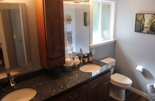 Medford House | West Hills House Newly renovated!