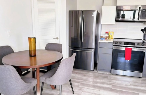 La Brea Hotel | West Hollywood 2BR Exclusive Residence Complimentary AC, WiFi & Parking