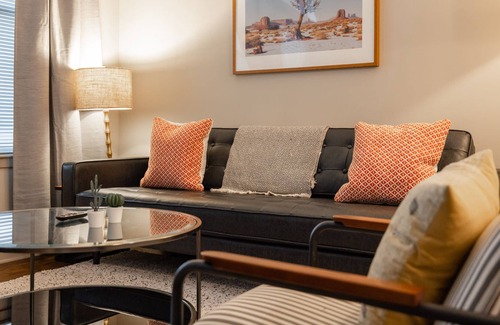 Downtown Decatur Apartment | West Home: New Apt in Decatur Square