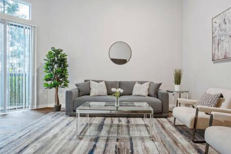 Old Fourth Ward Apartment | West Inman Loft 1