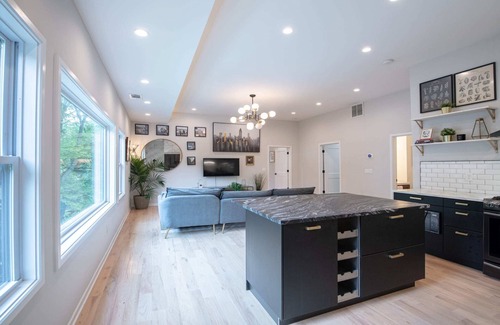 Home Park Apartment | West Midtown 2/2 - Top Floor, private parking