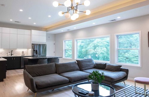 Home Park Apartment | West Midtown 2/2 - Top Floor, private parking