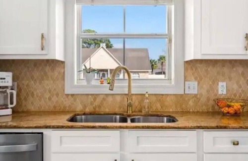 Alexandria House | WEST POINTE Piece of Mind HoMe Stays
