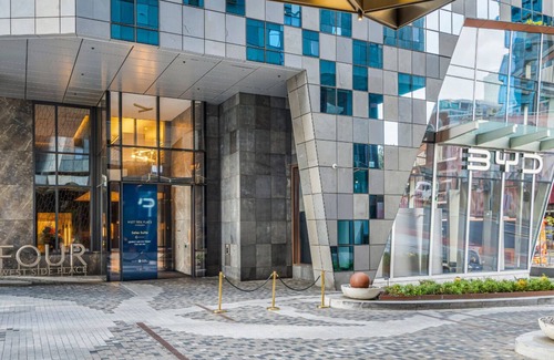 Melbourne Central Business District Apartment | West Side Paradise by Ready Set Stay