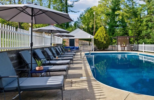 Candler House | West Sports Haven: Basketball, Football and More!