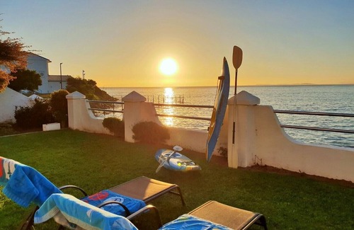 Gordon's Bay House | Westbank Private Beach Villa - 4 bedroom with Private Pool Right on the water!