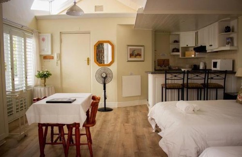 Rondebosch House | Westbury House Guest House
