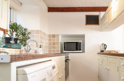 Castallack Cottage | WESTERLY COTTAGE, pet friendly, character holiday cottage in Penzance