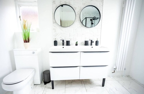 Nottingham House | Western Boulevard, Nottingham