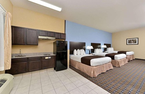 Carrizo Springs Hotel | Western Inn & Suites