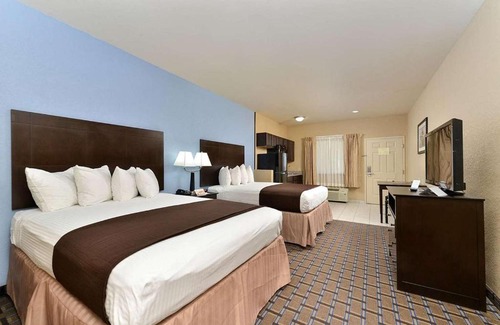 Carrizo Springs Hotel | Western Inn & Suites