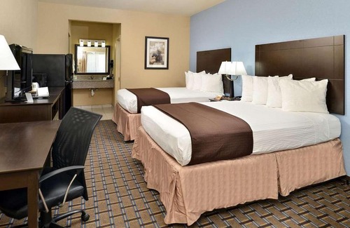 Carrizo Springs Hotel | Western Inn & Suites