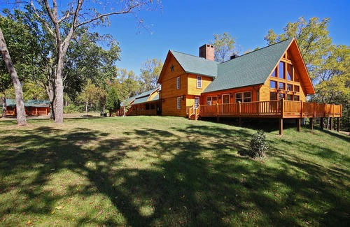 Carbon Hill Cabin | Western Lodge - Huge, w/Heated Pool, Hocking Hills