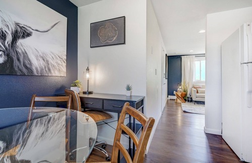 Cimarron Hills Apartment | Western Peak Pad - Cozy 2-BR w/Views, King Bed & Pet-Friendly Yard