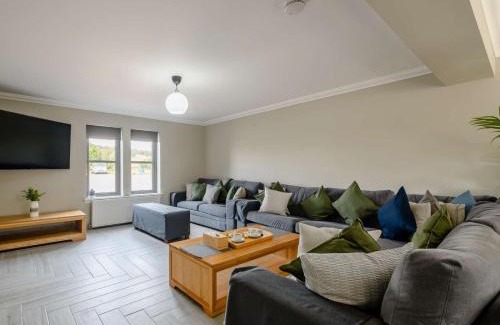 Alexandria House | Westertonhill 4 Bedroom Lodge Sleeps 10 with Hot Tub Hire Available