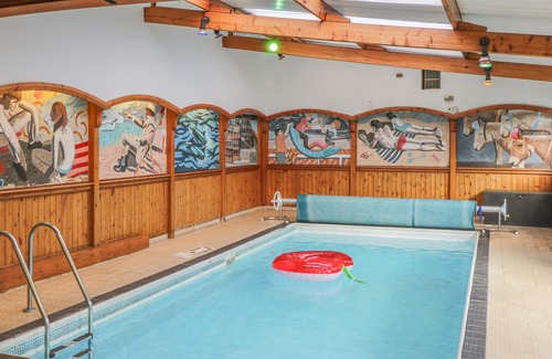 Scarborough Cottage | WESTFIELD BARN, pet friendly, with pool in Scarborough