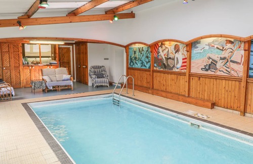 Scarborough Cottage | WESTFIELD BARN, pet friendly, with pool in Scarborough
