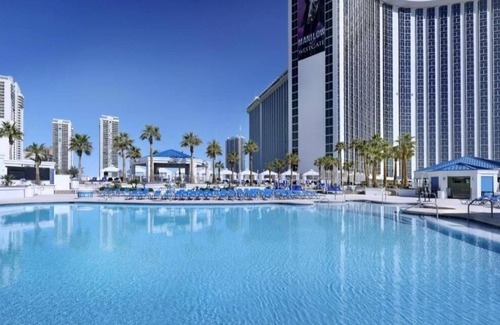 Las Vegas Resort | Westgate Las Vegas Resort and Casino Luxe King Room