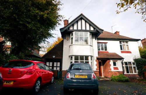 Nottingham House | Westmorland - 4 Bedroom House - FREE Parking for up to 7 Cars - Walking distance to QMC and University - Ideal for Contractors and Large Groups