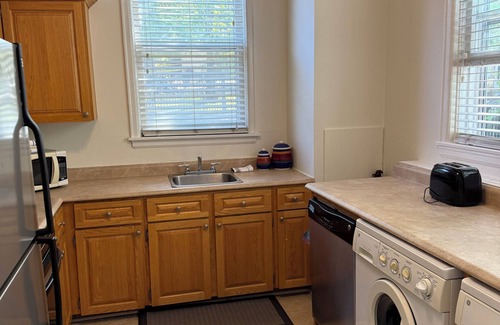 Waterford Valley Apartment | Westmount Manor Executive 2 Bedroom Apartment, Westmount Manor Unit 2