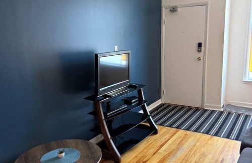 Waterford Valley Apartment | Westmount Manor Executive 2 Bedroom Apartment, Westmount Manor Unit 2