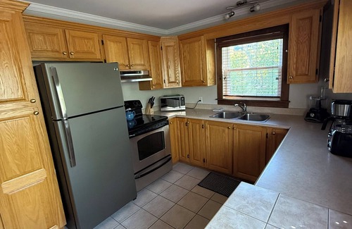 Waterford Valley Apartment | Westmount Manor Executive 3 Bedroom Apartment, Westmount Manor Unit 5