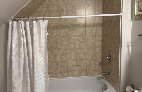 Waterford Valley Apartment | Westmount Manor Executive 3 Bedroom Apartment, Westmount Manor Unit 5