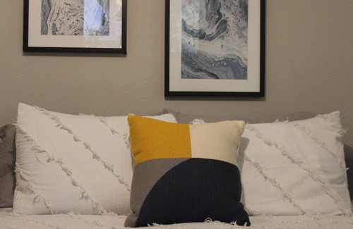 Hanover Place Apartment | Westport Suite