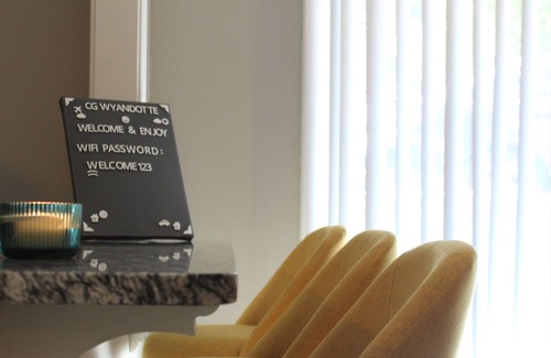 Hanover Place Apartment | Westport Suite