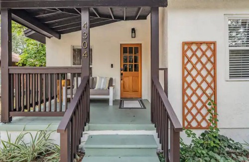 Carver City - Lincoln Gardens House | Westshore District 3/2 Private Home!