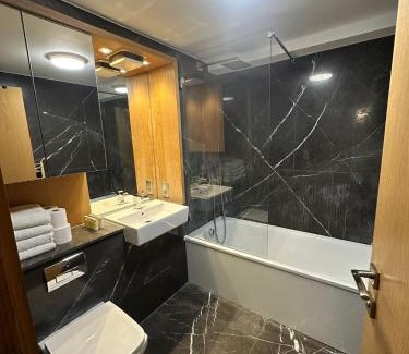 Chelsea Riverside Apartment | Westwood House